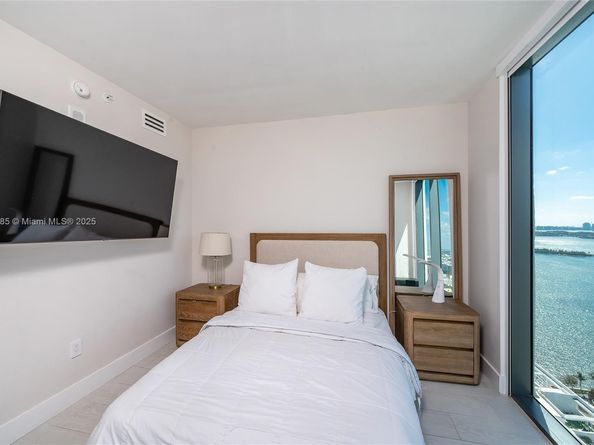 460 NE 28th St 3208, Miami FL 33137