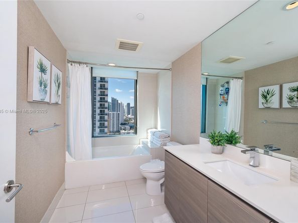 460 NE 28th St 3208, Miami FL 33137