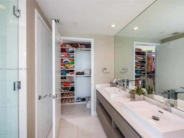 460 NE 28th St 3208, Miami FL 33137