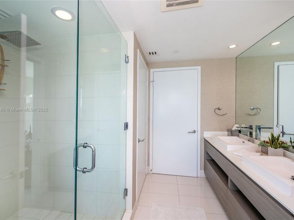 460 NE 28th St 3208, Miami FL 33137