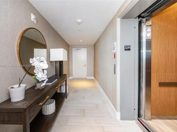 460 NE 28th St 3208, Miami FL 33137