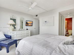 4330 Hillcrest Dr 807, Hollywood FL 33021