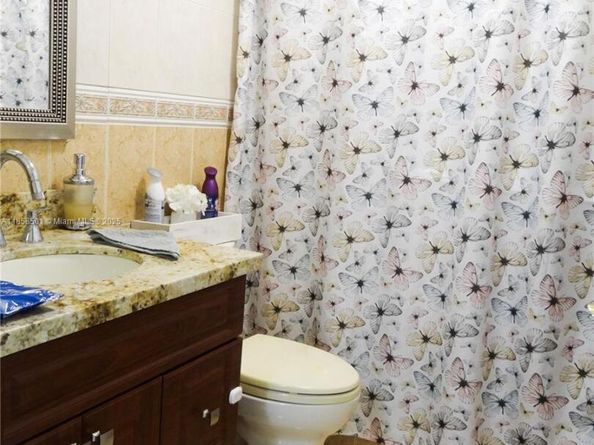 1800 W 54th St 309, Hialeah FL 33012