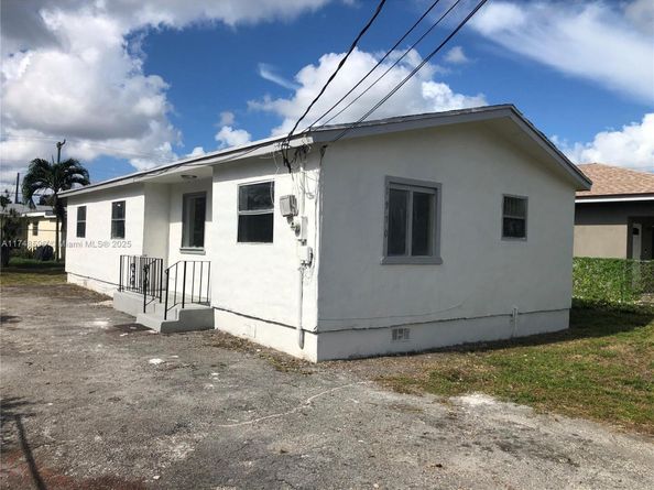 1970 NW 153rd St, Miami Gardens FL 33054