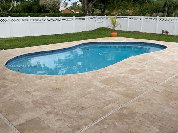 8400 NW 47th Dr, Coral Springs FL 33067