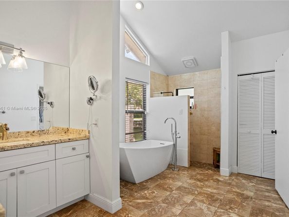 8400 NW 47th Dr, Coral Springs FL 33067