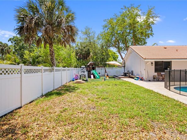 8400 NW 47th Dr, Coral Springs FL 33067