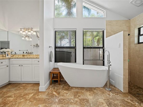 8400 NW 47th Dr, Coral Springs FL 33067