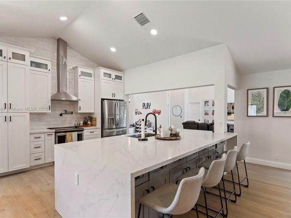 8400 NW 47th Dr, Coral Springs FL 33067