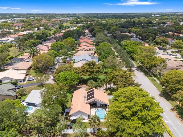 8400 NW 47th Dr, Coral Springs FL 33067