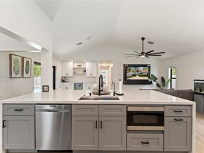 8400 NW 47th Dr, Coral Springs FL 33067