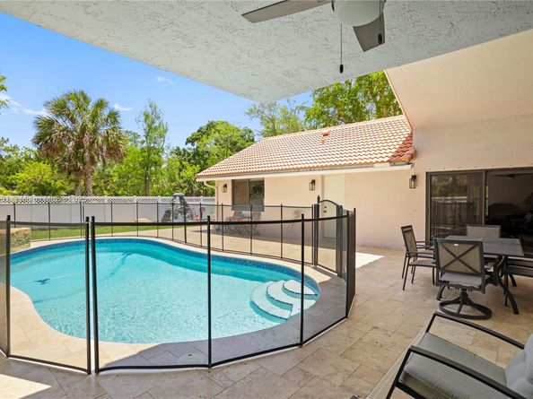 8400 NW 47th Dr, Coral Springs FL 33067
