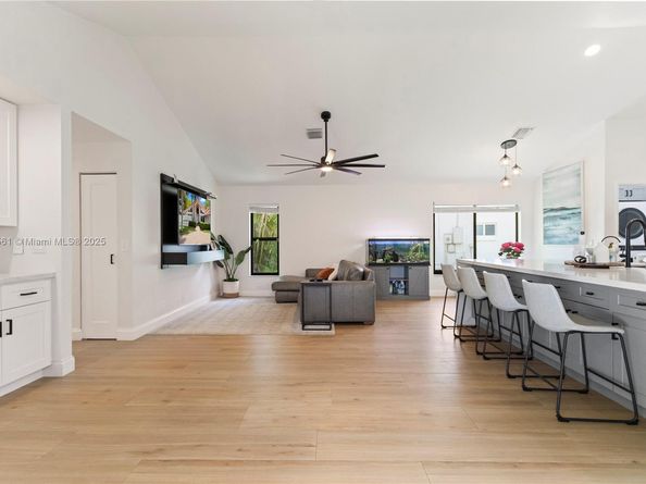 8400 NW 47th Dr, Coral Springs FL 33067