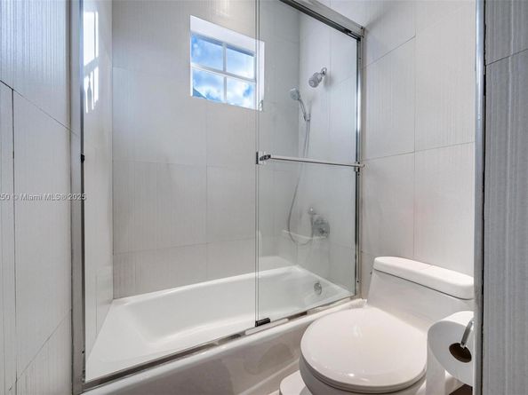 3965 194th Ln, Sunny Isles Beach FL 33160