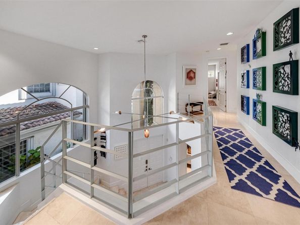 3965 194th Ln, Sunny Isles Beach FL 33160