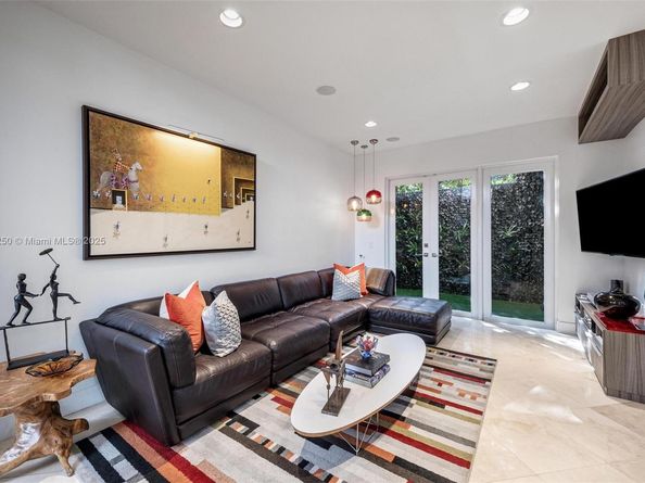 3965 194th Ln, Sunny Isles Beach FL 33160