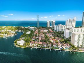3965 194th Ln, Sunny Isles Beach FL 33160