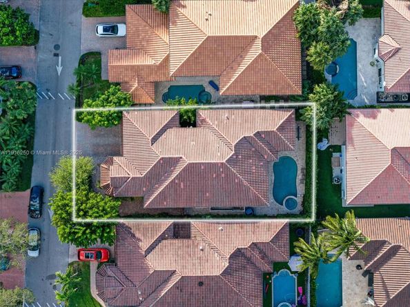 3965 194th Ln, Sunny Isles Beach FL 33160