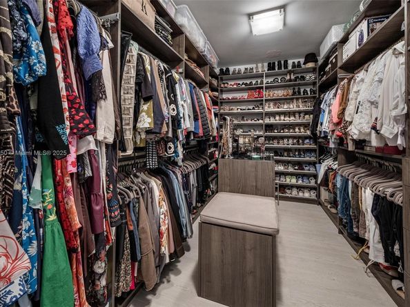 3965 194th Ln, Sunny Isles Beach FL 33160