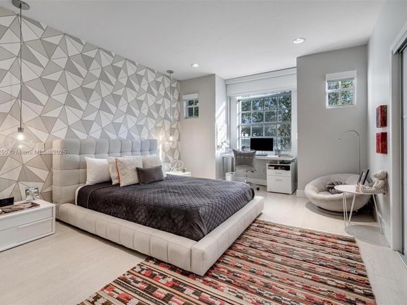 3965 194th Ln, Sunny Isles Beach FL 33160