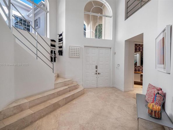 3965 194th Ln, Sunny Isles Beach FL 33160