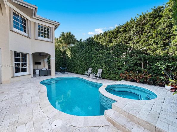 3965 194th Ln, Sunny Isles Beach FL 33160