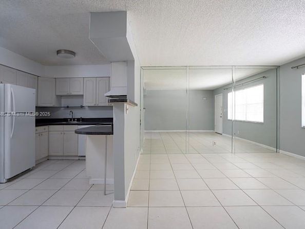 1100 SE 4th Ave 14, Deerfield Beach FL 33441