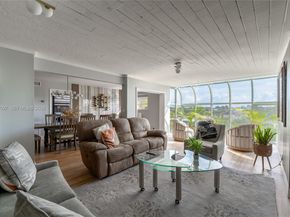 3910 Crystal Lake Dr 401, Deerfield Beach FL 33064