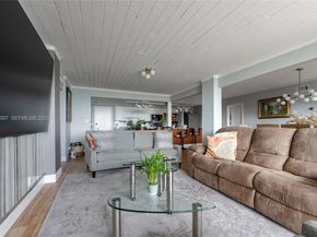 3910 Crystal Lake Dr 401, Deerfield Beach FL 33064