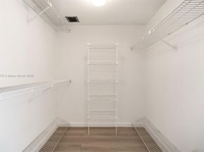 9455 N Belfort Cir 211, Tamarac FL 33321