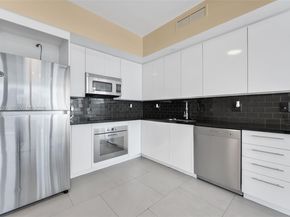 92 SW 3rd St 3611, Miami FL 33130