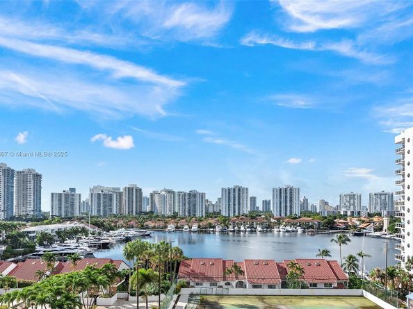 3640 Yacht Club Dr 810, Aventura FL 33180