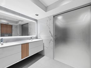 3640 Yacht Club Dr 810, Aventura FL 33180