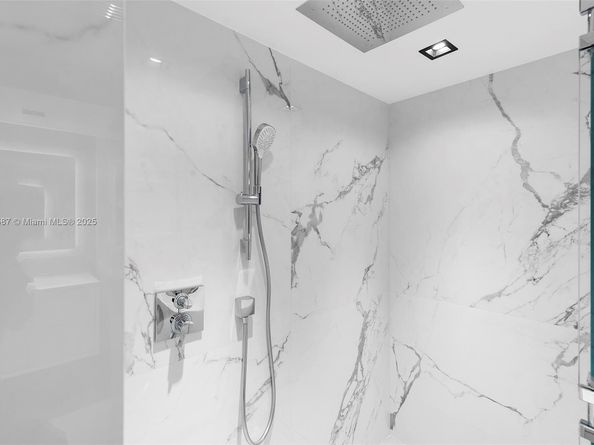 3640 Yacht Club Dr 810, Aventura FL 33180