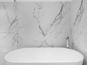 3640 Yacht Club Dr 810, Aventura FL 33180