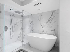 3640 Yacht Club Dr 810, Aventura FL 33180