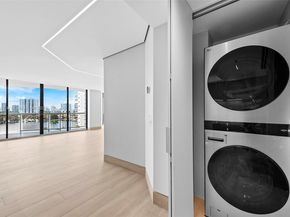 3640 Yacht Club Dr 810, Aventura FL 33180