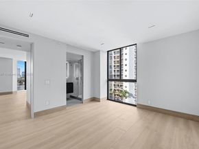 3640 Yacht Club Dr 810, Aventura FL 33180