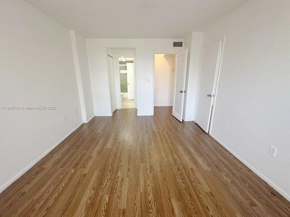 15600 NW 7th Ave 301, Miami FL 33169