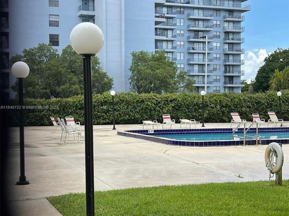 15600 NW 7th Ave 301, Miami FL 33169