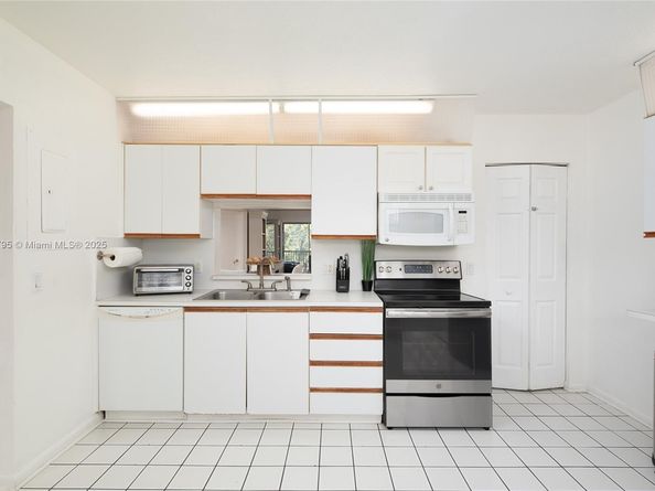 1720 Hammock Blvd 209, Coconut Creek FL 33063