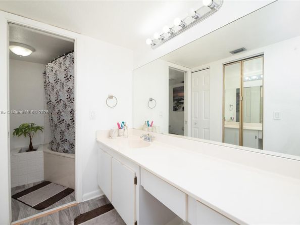 1720 Hammock Blvd 209, Coconut Creek FL 33063