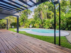 1955 Alamanda Dr, North Miami FL 33181