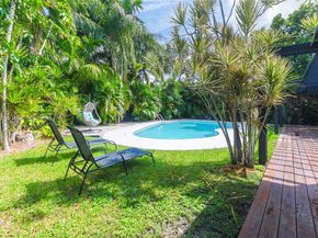 1955 Alamanda Dr, North Miami FL 33181