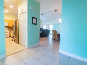 7674 NW 88th Ln, Tamarac FL 33321