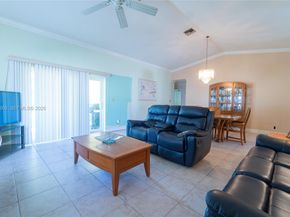 7674 NW 88th Ln, Tamarac FL 33321