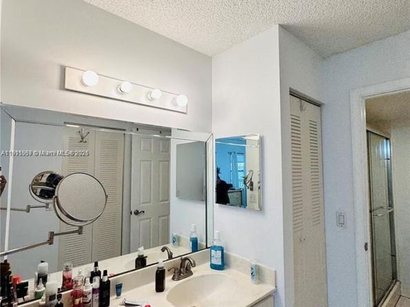 1400 SW 124th Ter 402Q, Pembroke Pines FL 33027