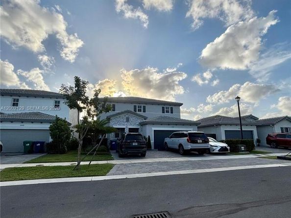 16144 SW 148th Pl, Miami FL 33187