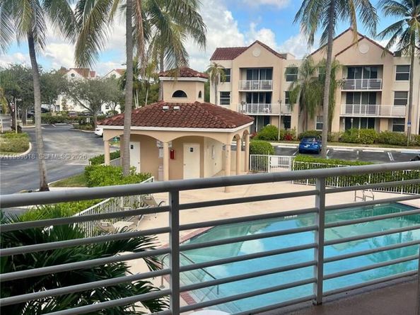 2711 Ocean Club Blvd 207, Hollywood FL 33019