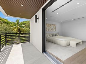 260 NW 49th St, Miami FL 33127